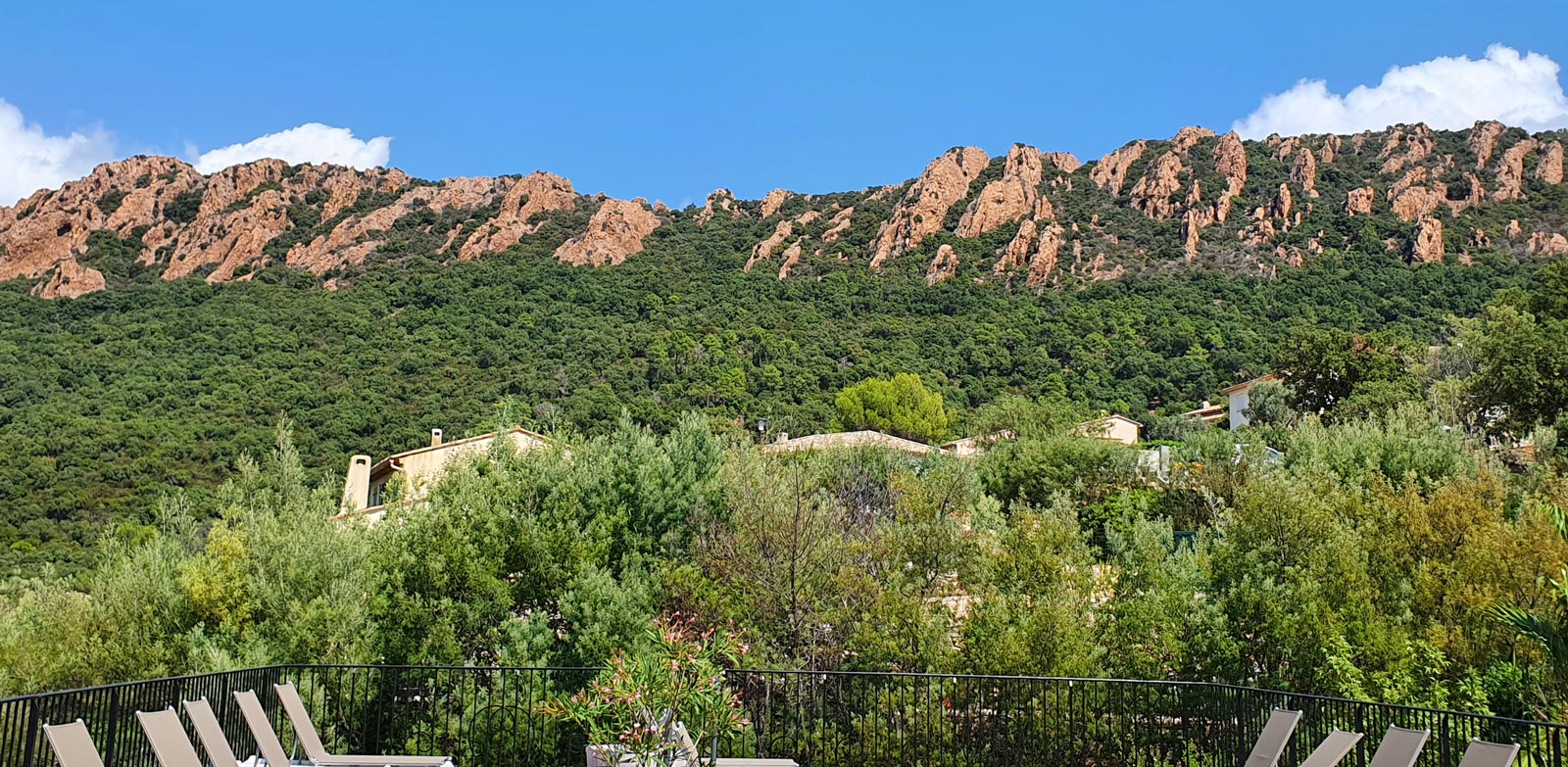 SAINT-RAPHAËL – AGAY – Hôtel Premium Les Roches Rouges