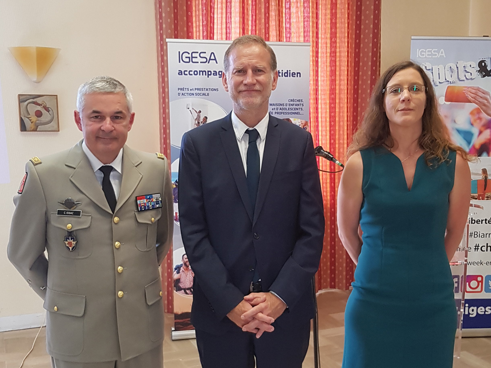 De gauche à droite : général de division Christophe ISSAC ; M. Renaud Ferrand (directeur général IGESA) et Mme Lise Fossey (directrice DRI Aquitaine IGESA).