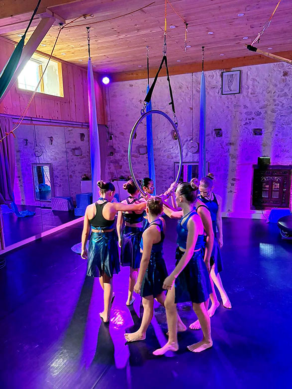 Entre-2-Guiers, Danse aérienne (Été)